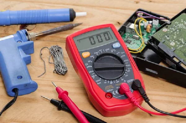 Các dụng cụ cơ khí hàng đầu cần có trong hộp dụng cụ và tủ dụng cụ của bạn