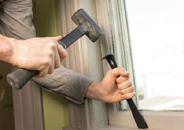 Các dụng cụ cơ khí hàng đầu cần có trong hộp dụng cụ và tủ dụng cụ của bạn