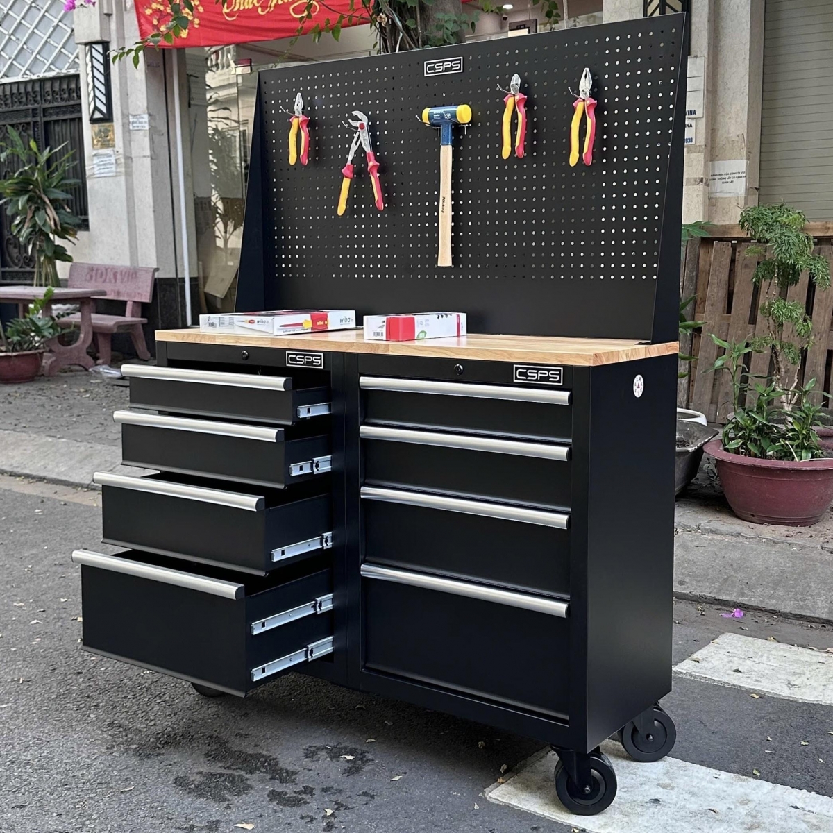 Giải mã sức hút của Tủ dụng cụ CSPS 122cm 08 hộc kéo màu đen kèm vách lưới