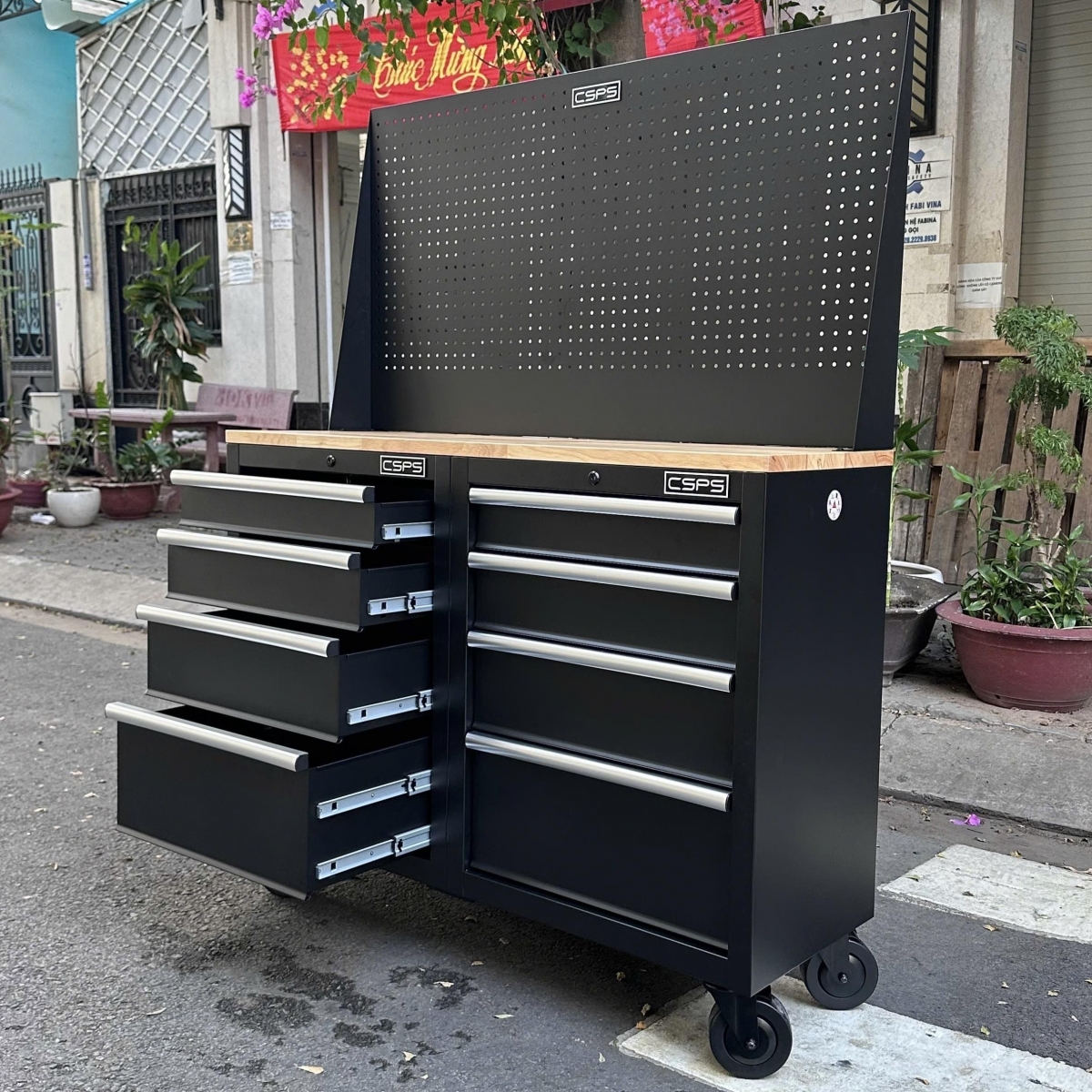 Giải mã sức hút của Tủ dụng cụ CSPS 122cm 08 hộc kéo màu đen kèm vách lưới