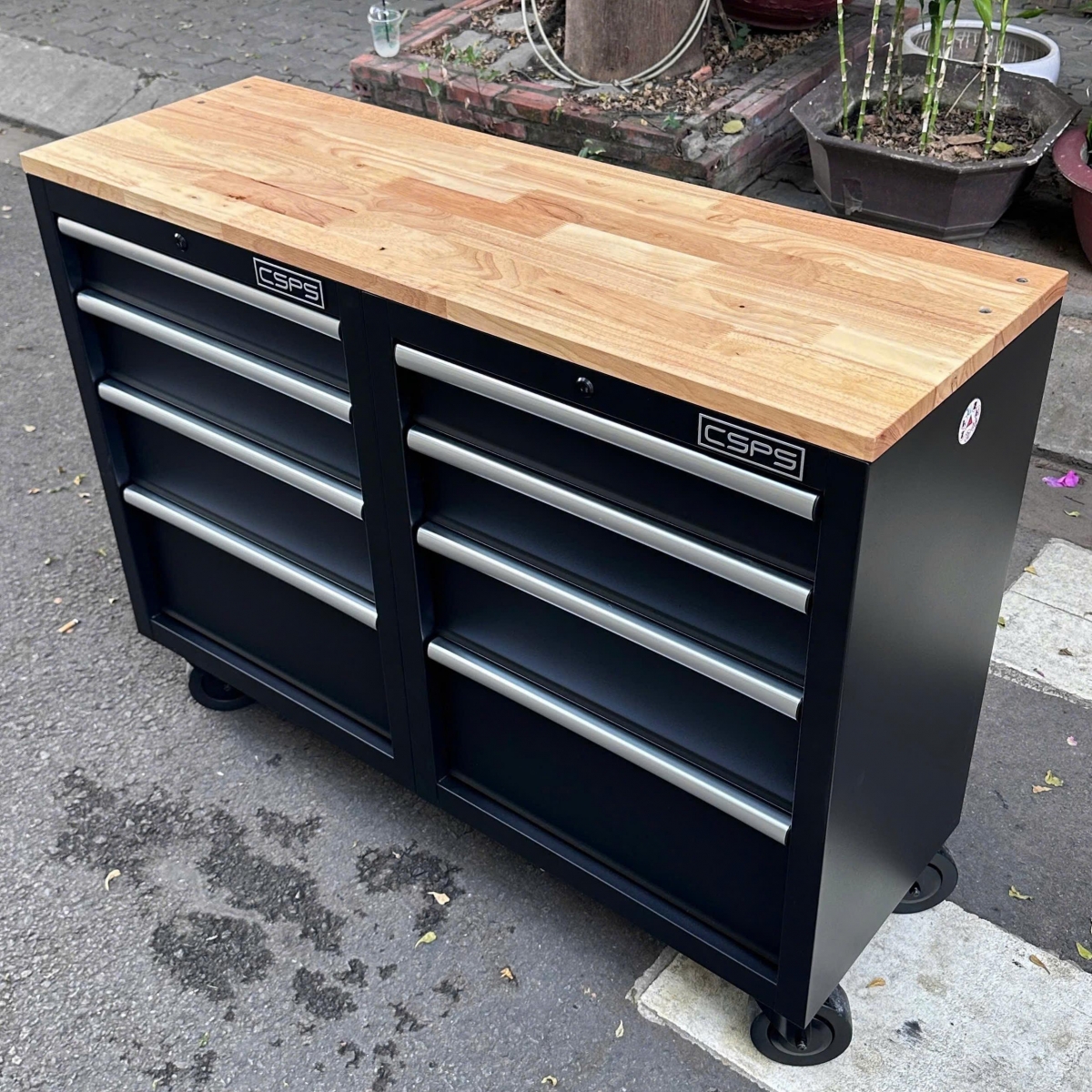 Tủ dụng cụ CSPS 122cm 08 hộc kéo: Bản mặt ván gỗ và bản kèm vách lưới khác nhau thế nào?