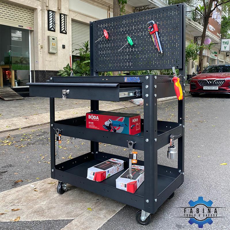Xe Đẩy Dụng Cụ Fabina Giúp Xưởng Vận Hành Nhanh Hơn Chứ Không Chỉ Gọn Hơn