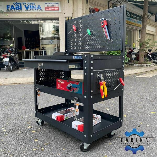 Xe Đẩy Dụng Cụ Fabina Có Thực Sự Giúp Thợ Làm Việc Nhanh Hơn?