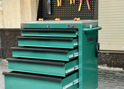 Một Góc Nhìn Khác Về Tủ Dụng Cụ CSPS Mặt Inox Mới Nhất