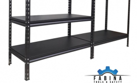 Đồ đạc chất đống, mãi không gọn vì không có kệ gia đình phù hợp