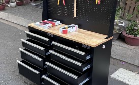 Tủ dụng cụ CSPS 122cm 08 hộc kéo màu đen kèm vách lưới giúp nâng cấp không gian làm việc như thế nào?